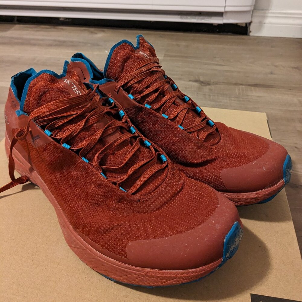 *SOLD* Arc'teryx Norvan SL Goretex Runners